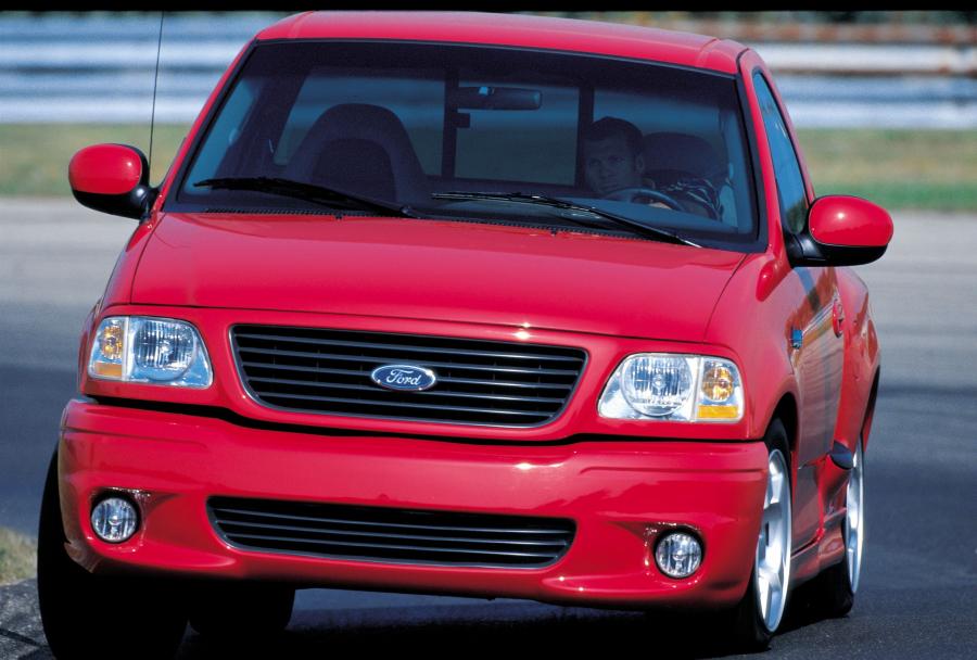  Ford F-150 SVT Lightning 2001 года  (фото 26 из 33)